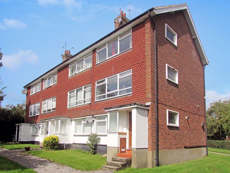 Oakfield Lane, Dartford 2 bed apartment for sale £240,000