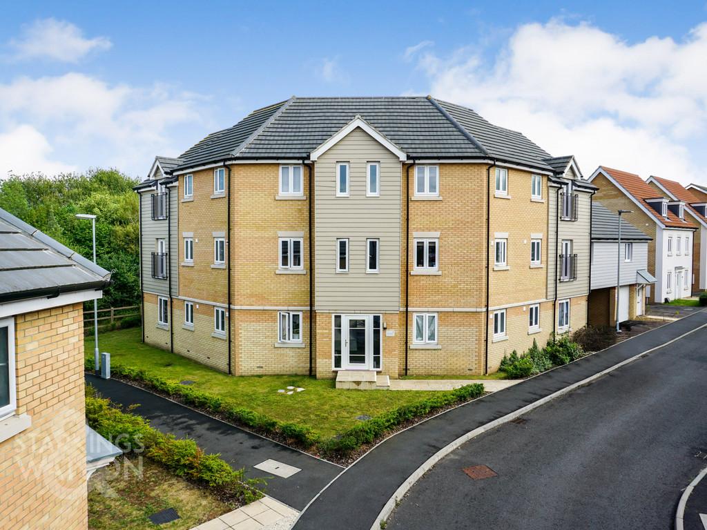 Falcon Crescent, Queens Hill, Norwich 2 bed apartment for sale £150,000