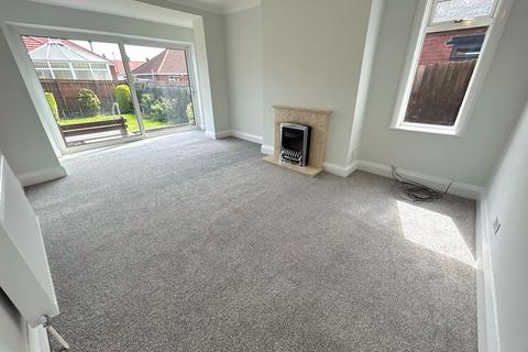 5 bedroom semi-detached bungalow to rent, Barnes Park Road, Sunderland