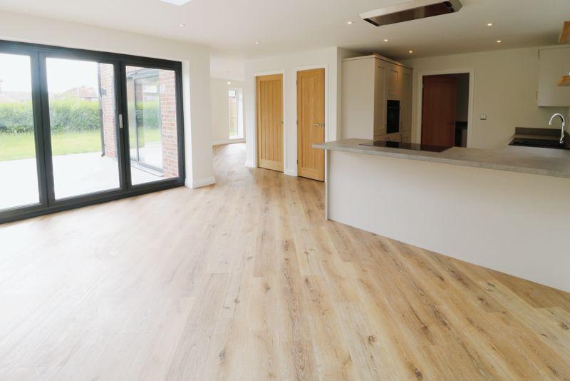 Westfield Road, Cottingham 3 bed detached house £1,250 pcm (£288 pw)