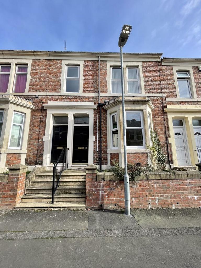 Westbourne Avenue, Gateshead NE8 2 bed flat £650 pcm (£150 pw)
