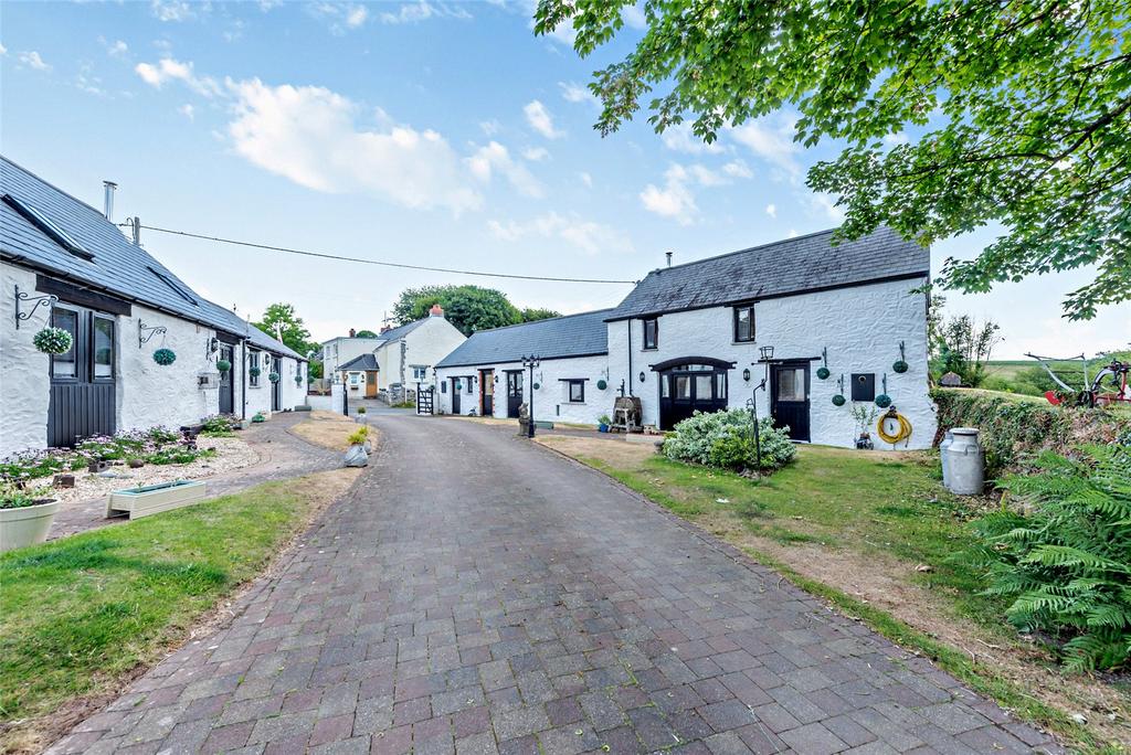 Cottages Courtyard