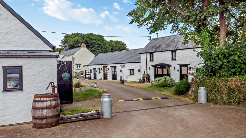 Cottages Courtyard