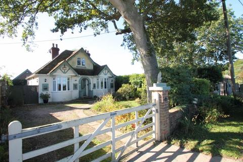 34 Coach Road, Acrise, Folkestone, CT18 8LT