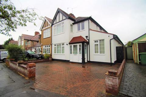 3 bedroom semi-detached house to rent, Kingsway Crescent, Harrow