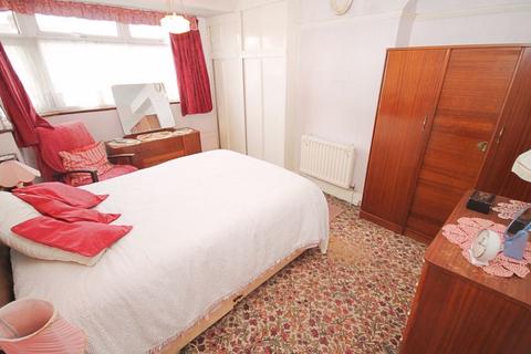 26 Park Mead, Harrow, HA2 8NQ