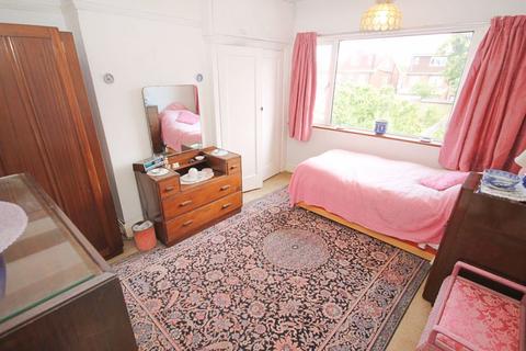 26 Park Mead, Harrow, HA2 8NQ