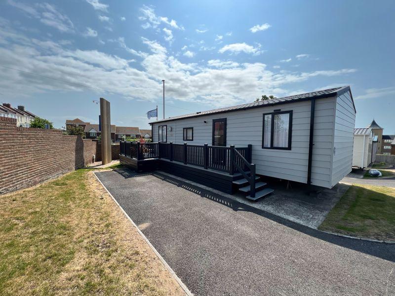 BLUE THREE, CHESIL BEACH HOLIDAY PARK, WEYMOUTH 2 bed static caravan ...