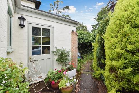 2 bedroom cottage for sale, South Street, Wilton                                                                                *VIDEO TOUR*