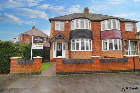 3 bedroom semi-detached house for sale, Thornwick Avenue, Willerby, HU10