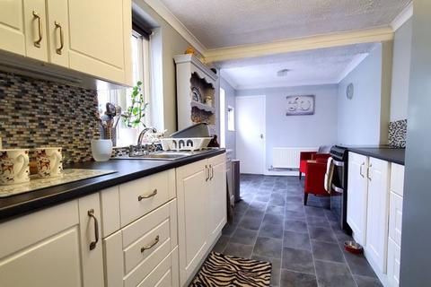 37 Hanman Road, Gloucester, GL1 4TJ