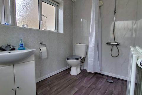 37 Hanman Road, Gloucester, GL1 4TJ