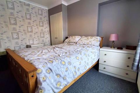 37 Hanman Road, Gloucester, GL1 4TJ