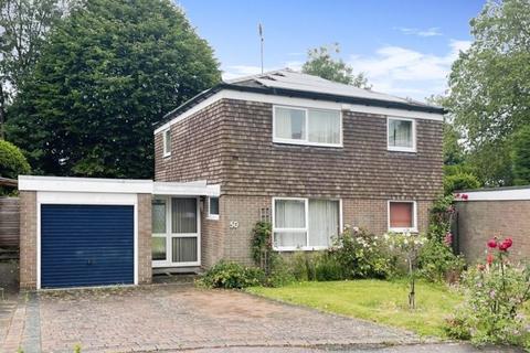 50 April Close, Horsham, RH12 2LN