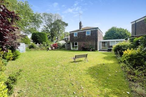 50 April Close, Horsham, RH12 2LN