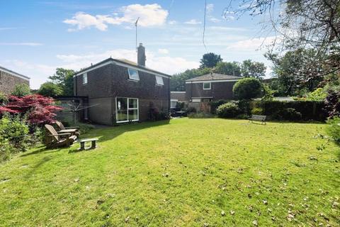 50 April Close, Horsham, RH12 2LN
