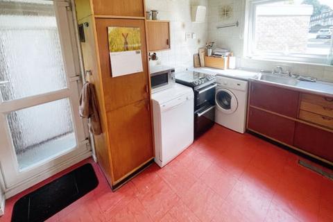 50 April Close, Horsham, RH12 2LN
