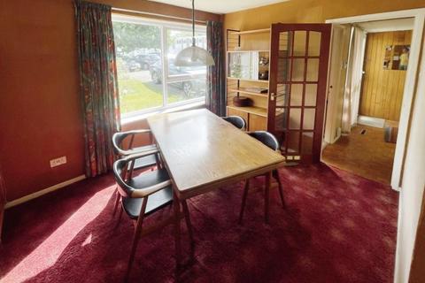50 April Close, Horsham, RH12 2LN