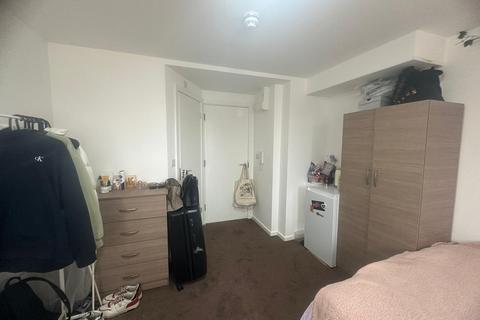 1 bedroom in a house share to rent, Wickliffe Gardens, Wembley HA9