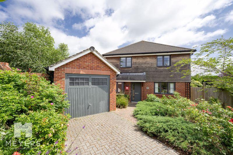Potters Place, Verwood, BH31 4 bed detached house for sale £550,000