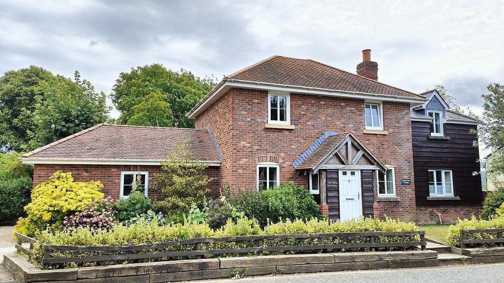 Bath Road, Sturminster Newton, Dorset, DT10 4 bed detached house for