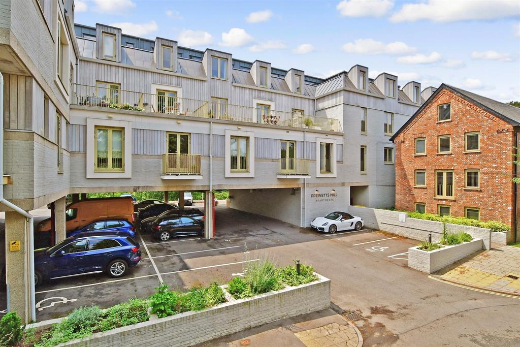 Mill Bay Lane, Horsham, West Sussex 3 bed apartment for sale £325,000
