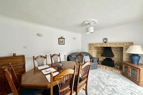 5 Beverley Gardens, Clophill, Bedford, MK45 4BD