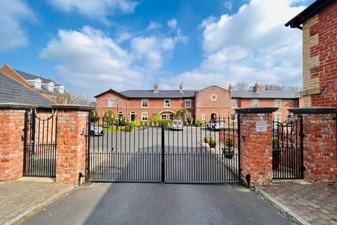 2 bedroom townhouse to rent, To Let - Kingswood Park, Birkdale, PR8 - Three Bed Mews House