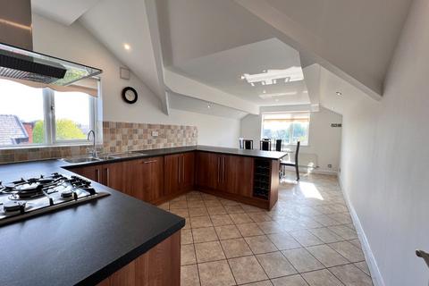 2 bedroom penthouse to rent, Trafalgar Road, Birkdale , Southport, Merseyside, PR8