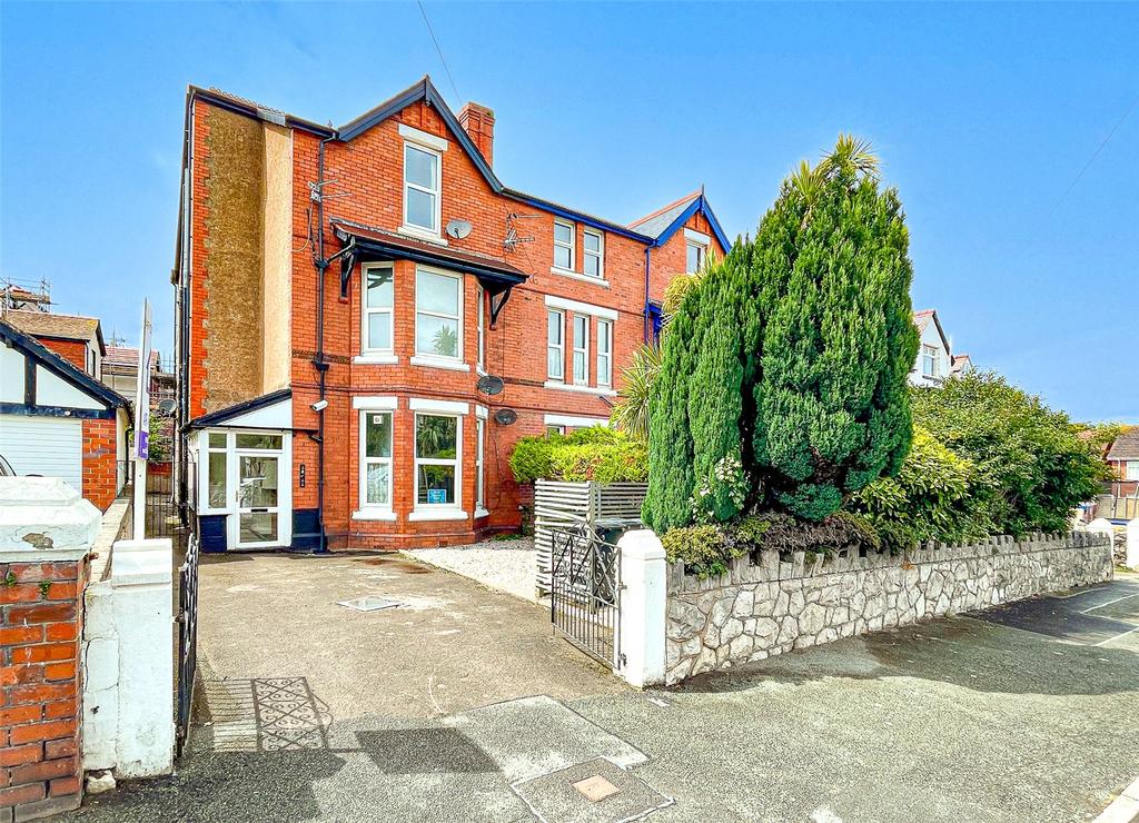 Egerton Road, Colwyn Bay, Conwy, LL29 6 bed apartment for sale £275,000