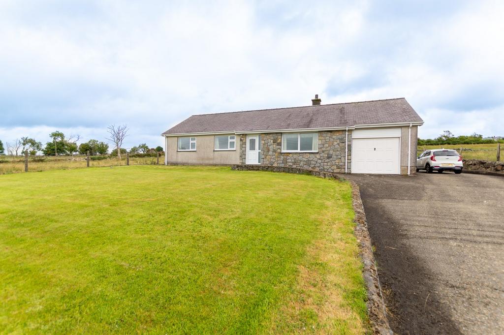 Rhosgadfan, Caernarfon, Gwynedd, LL54 4 bed bungalow for sale £325,000