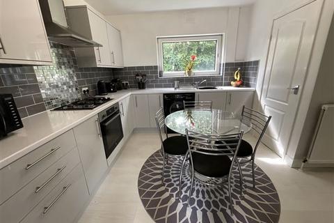 11 Ravenscroft Crescent, Sheffield, S13 8PP