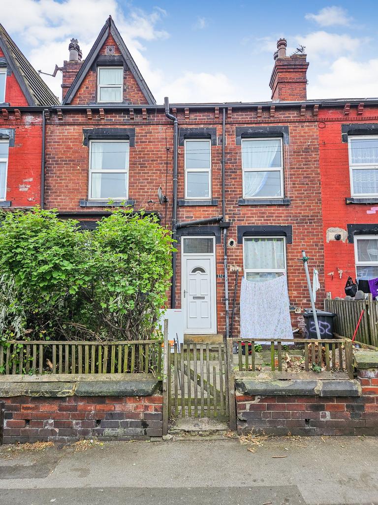 Harehills Lane, Leeds 3 bed terraced house for sale £125,000