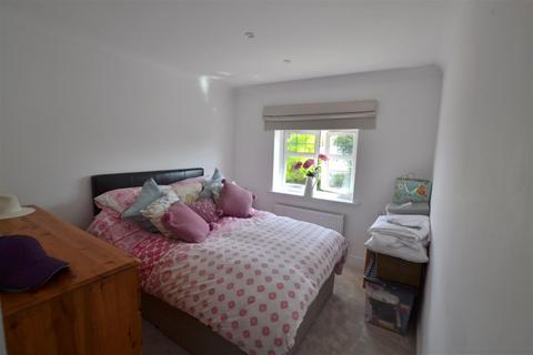 11 Chineham Close, Fleet, GU51 1BE