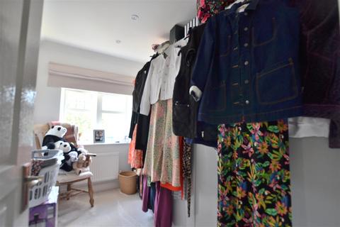 11 Chineham Close, Fleet, GU51 1BE