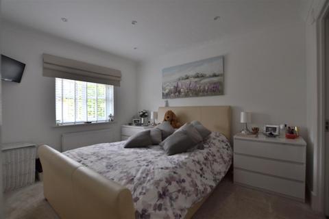 11 Chineham Close, Fleet, GU51 1BE