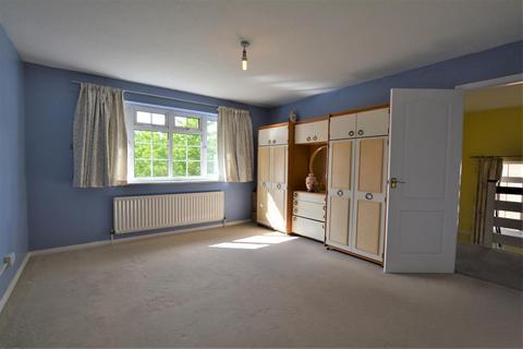10 Broom Acres, Fleet, GU52 7UU