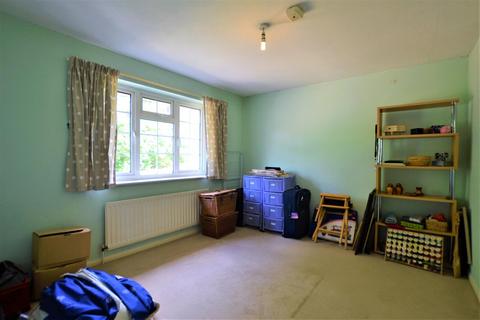 10 Broom Acres, Fleet, GU52 7UU
