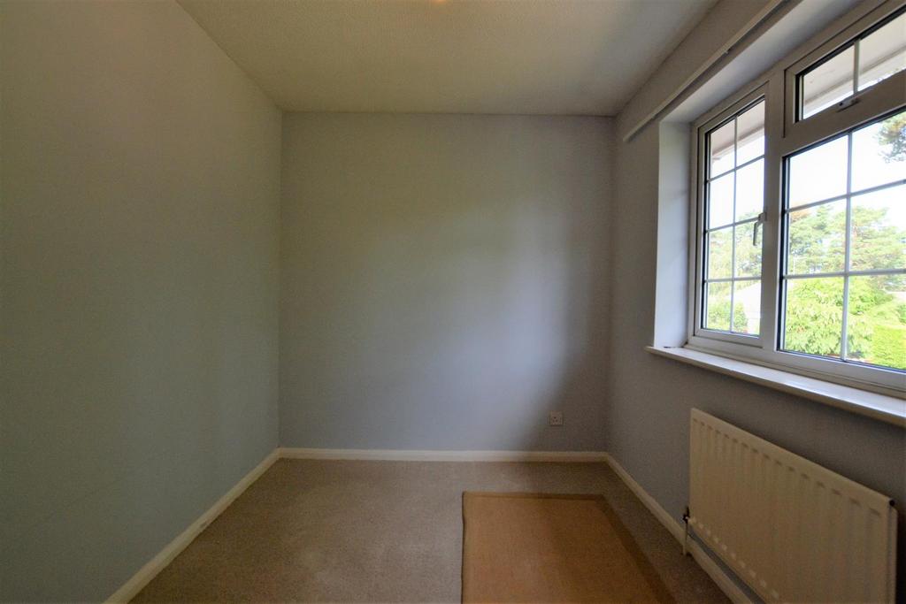 Bedroom 4 .JPG