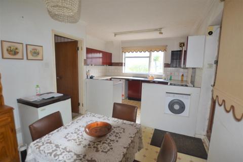 1 Denning Close, Fleet, GU52 7SP
