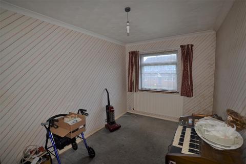 1 Denning Close, Fleet, GU52 7SP
