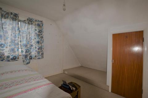 1 Denning Close, Fleet, GU52 7SP