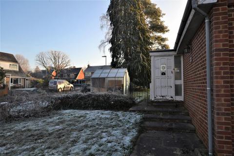 1 Denning Close, Fleet, GU52 7SP