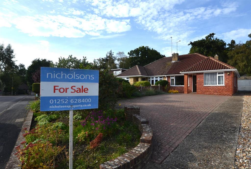 Grenville Drive, Fleet GU51 2 bed semidetached bungalow for sale £