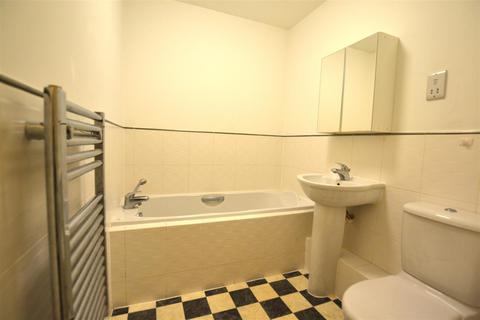 17 Bramshott Place, Fleet, GU51 4QF