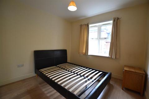 17 Bramshott Place, Fleet, GU51 4QF