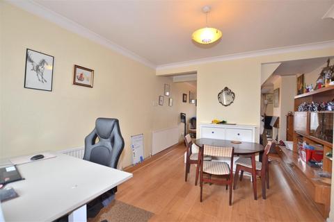 75 Connaught Road, Fleet, GU51 3LP