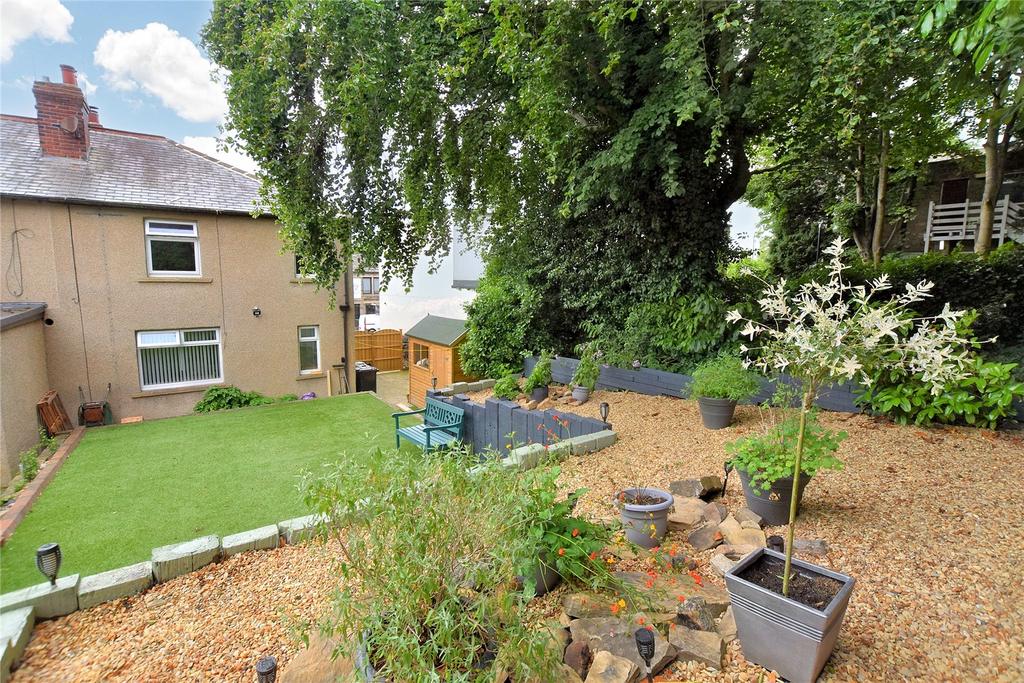 Harrogate Road, Rawdon, Leeds, West Yorkshire 3 bed semidetached house