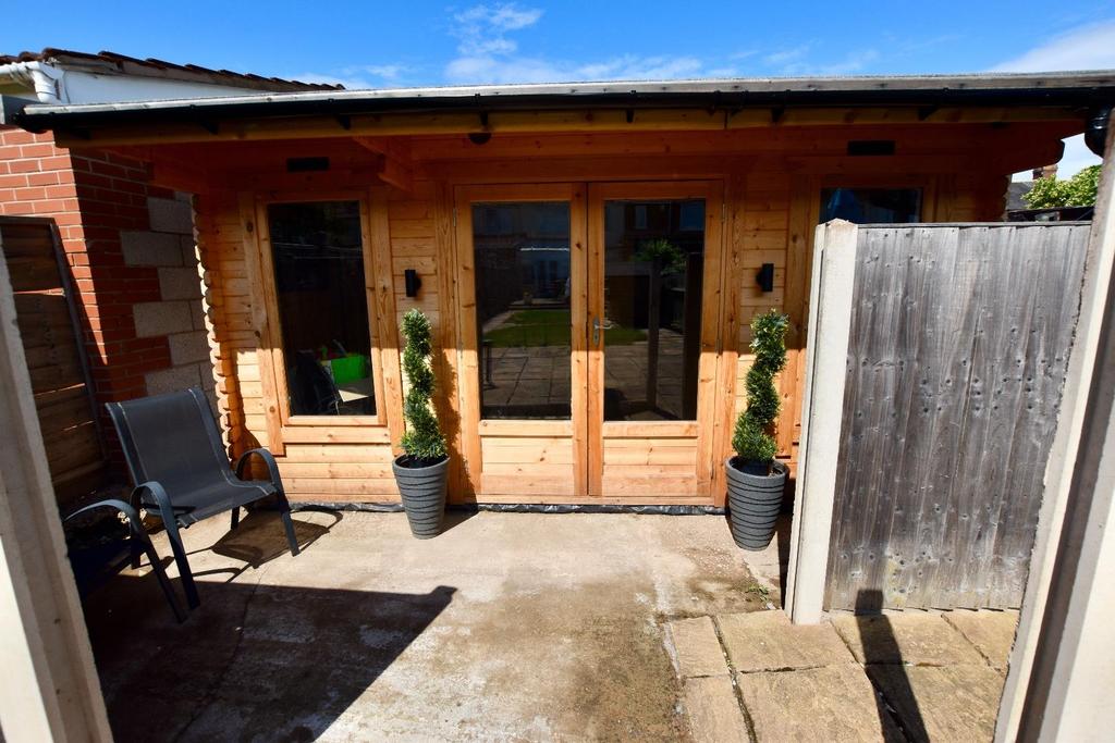 Detached Home Office