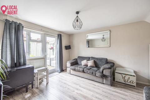 2 Chiffinch Gardens, Northfleet, Gravesend, DA11 8SL